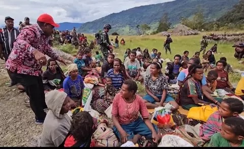 SYL Minta Anak Buahnya Bantu Warga Puncak Papua Terdampak Cuaca Exstrem