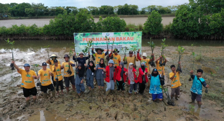 Hari Bumi, KKP Tanam 1000 Pohon Mangrove di Lokasi Silvofishery Maros